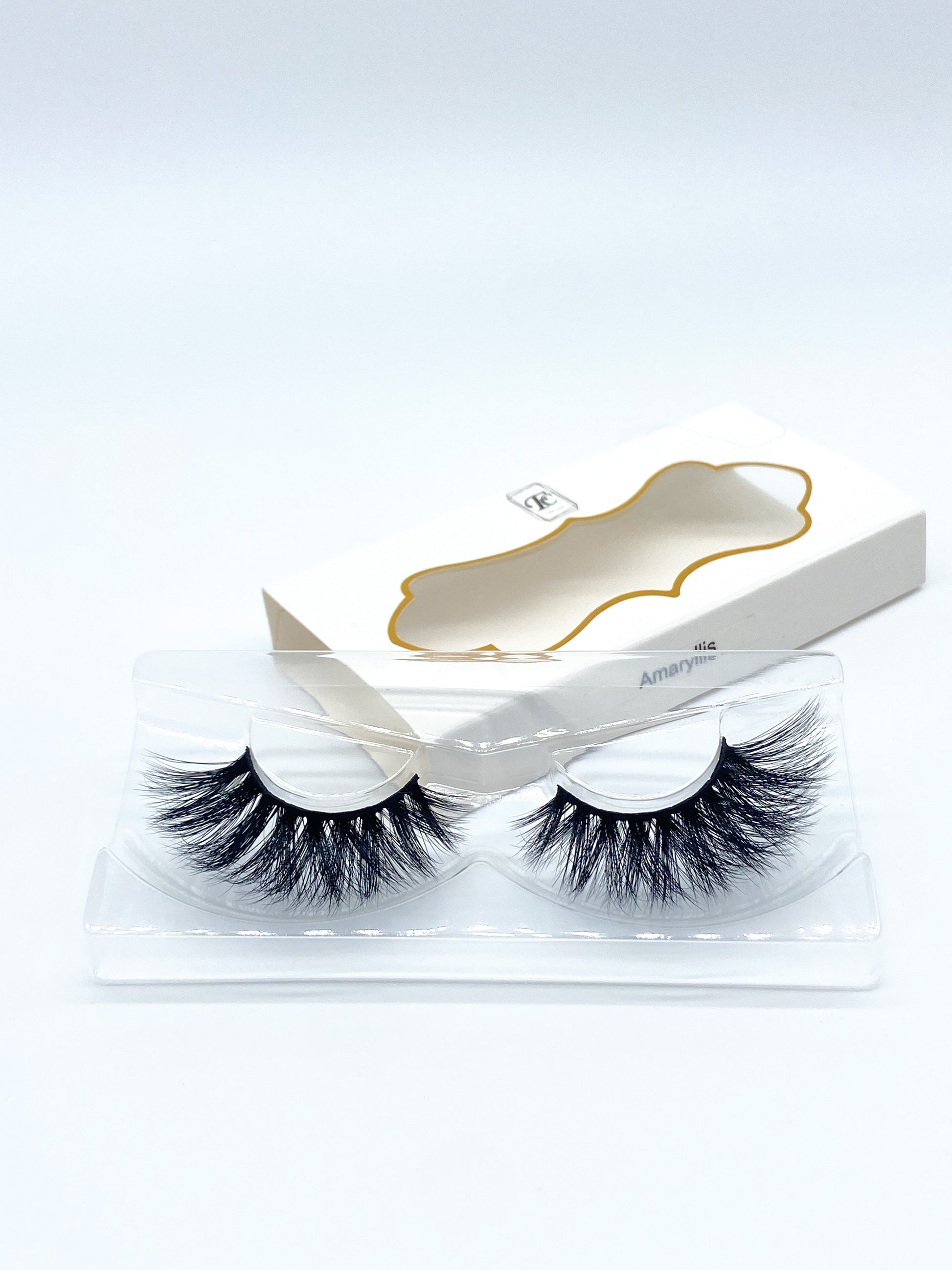 stick on fake eye lashes that look real for fuller dark attractive lashes, reusable and lasting