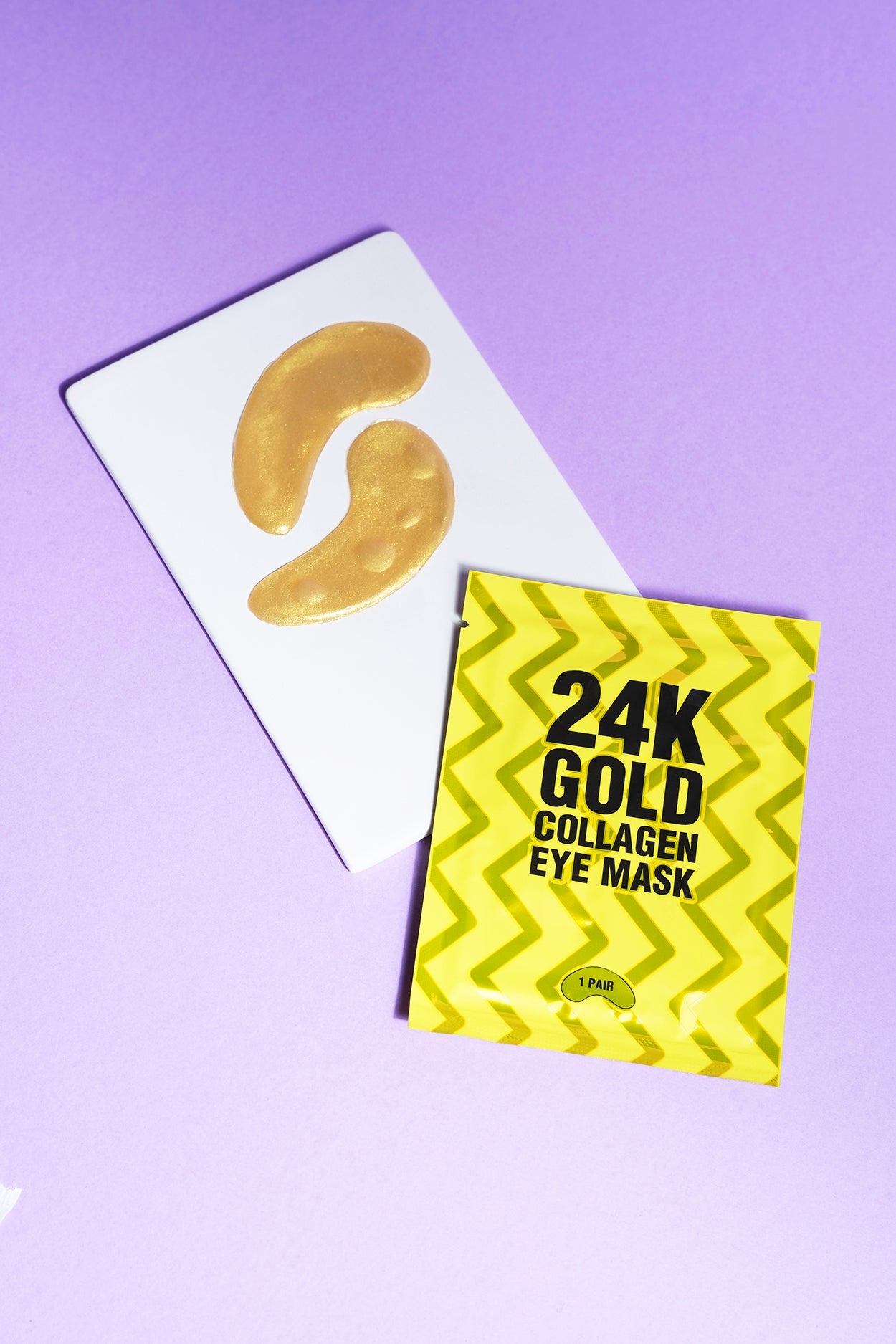 24K Gold Collagen Eye Mask Hydrates & Moisturizes Under Eye Area Reduces Dark Circles & Puffiness Smooth Fine Lines & Wrinkles