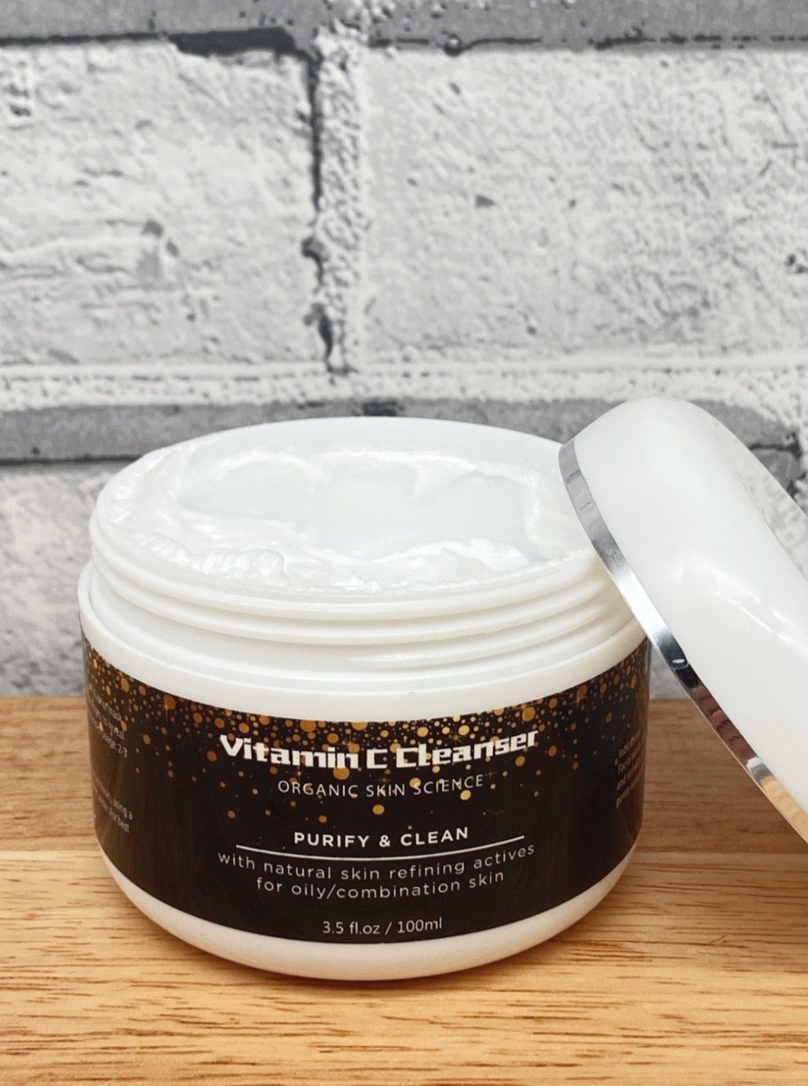 Vitamin C Deep Cleanser, purify and clean the face 