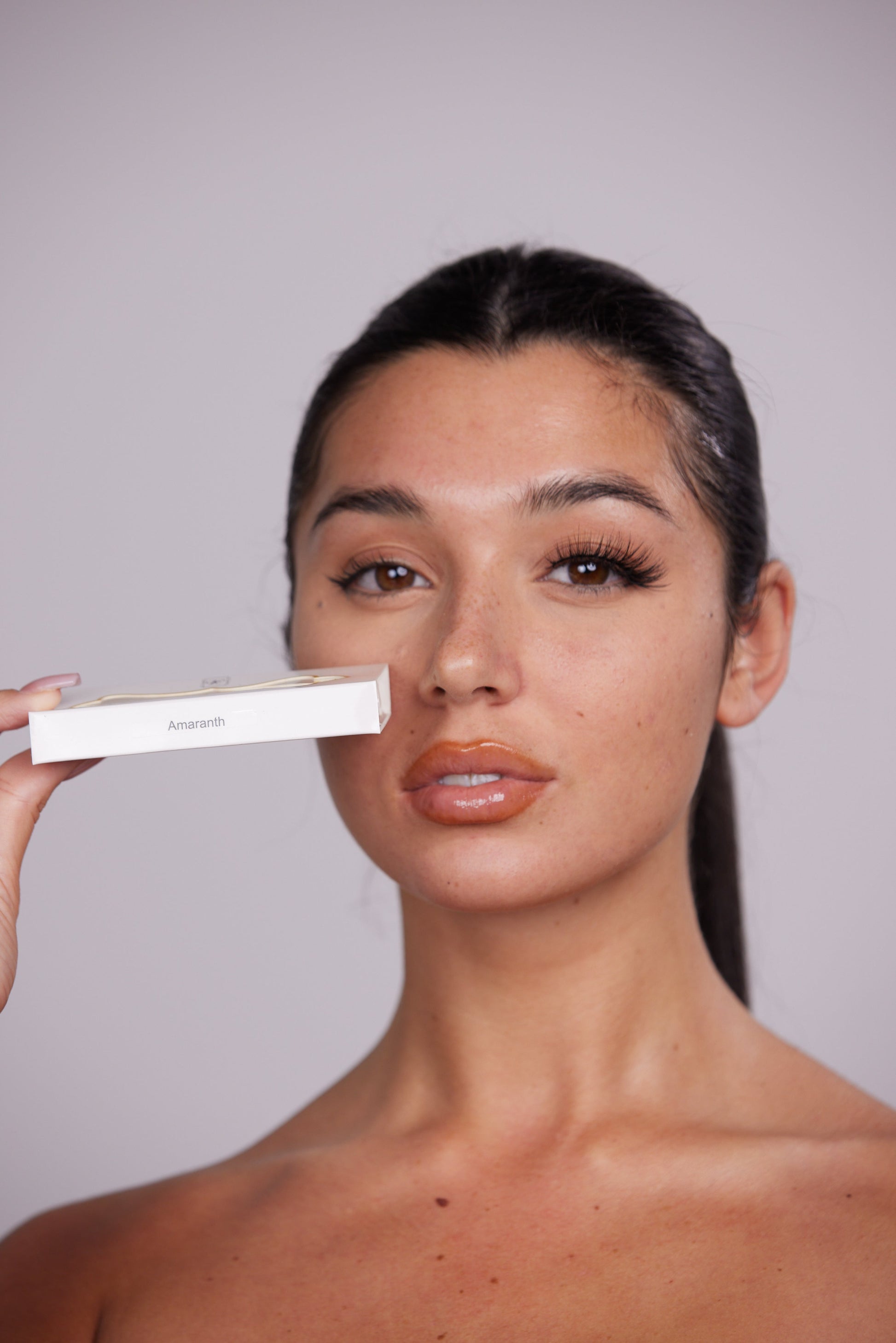 stick on fake eye lashes that look real for fuller attractive lashes, reusable and lasting