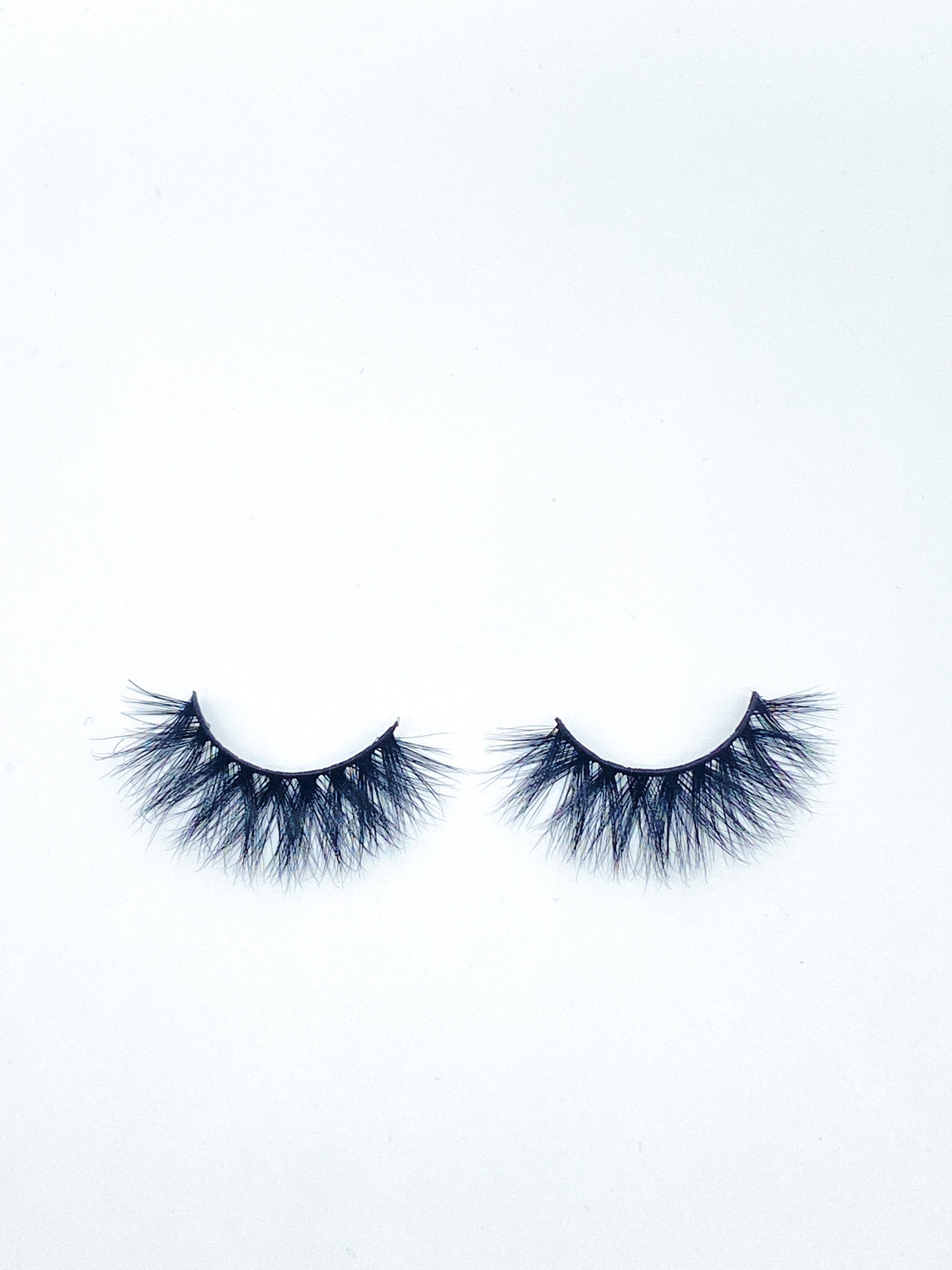 stick on fake eye lashes that look real for fuller dark attractive lashes, reusable and lasting